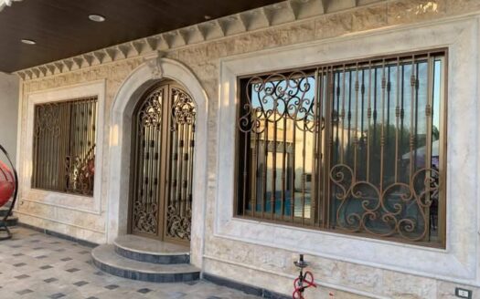 عقار للبيع في طريق المطار